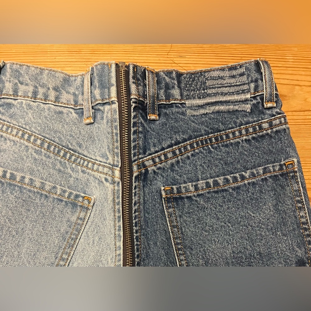 REVICE Dual-Tone Ankle Jeans in Dark and Light Blue Size 25 NWOT - Picture 3 of 4